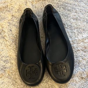 TORY BURCH MINNIE TRAVEL BALLET FLATS. Size 8.5. Near perfect condition!